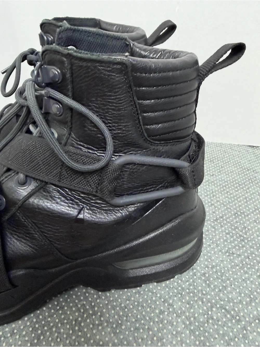 Nike all black